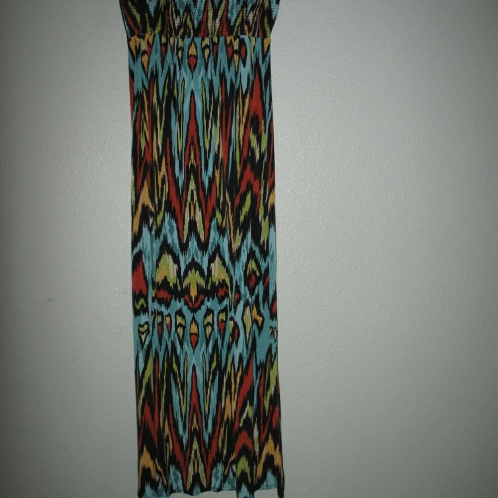 Gorgeous maxi dress, sexy!